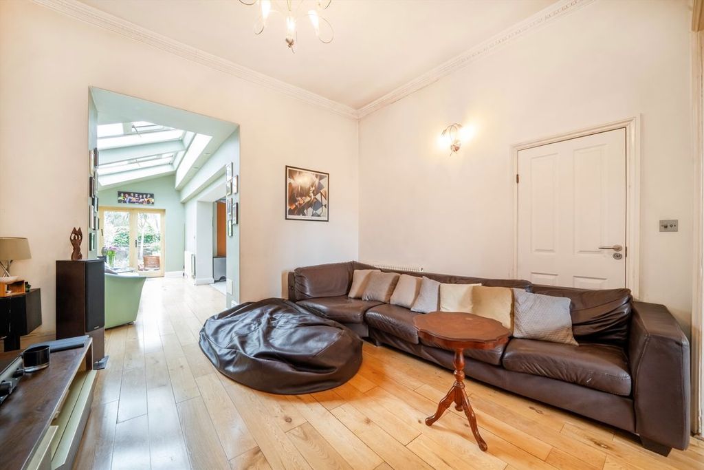 Property photo 2 of 12