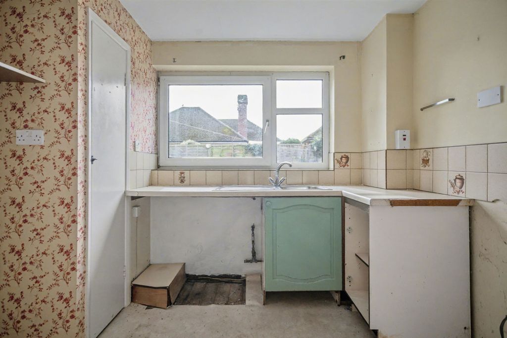 Property photo 3 of 8 20260314052005_243A4