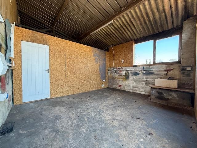 Property photo 2 of 8 U4 -Sf - 06.Jpg