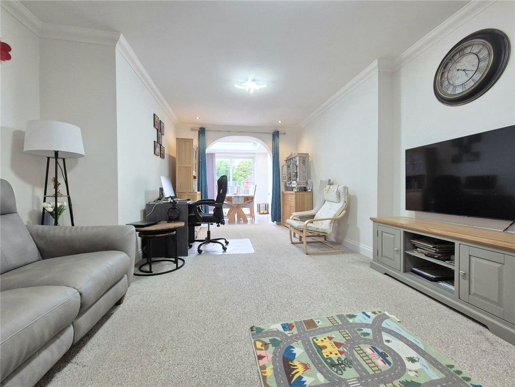 Property photo 1 of 24 Picture No. 09