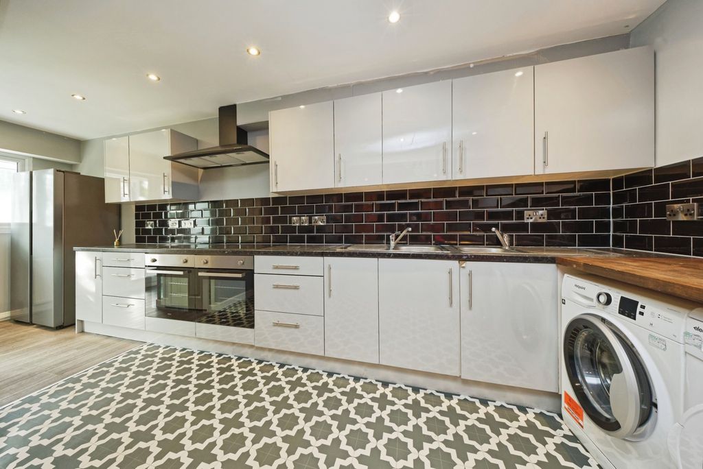 Property photo 2 of 17 Pbox-Img.Jpg