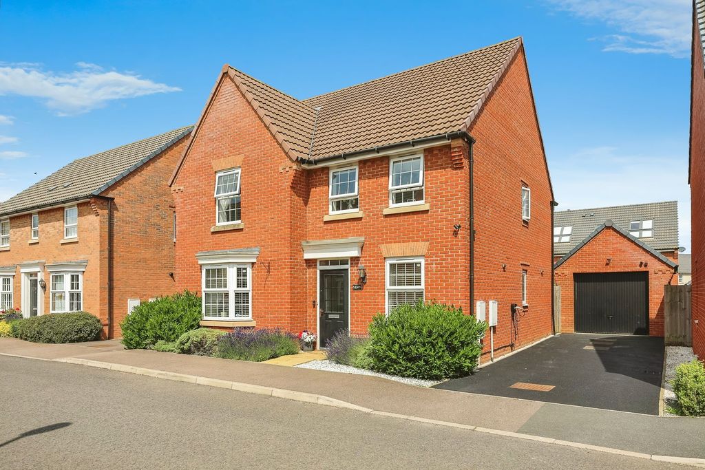 Property photo 2 of 20