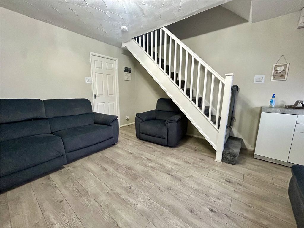 Property photo 2 of 20 Living Room