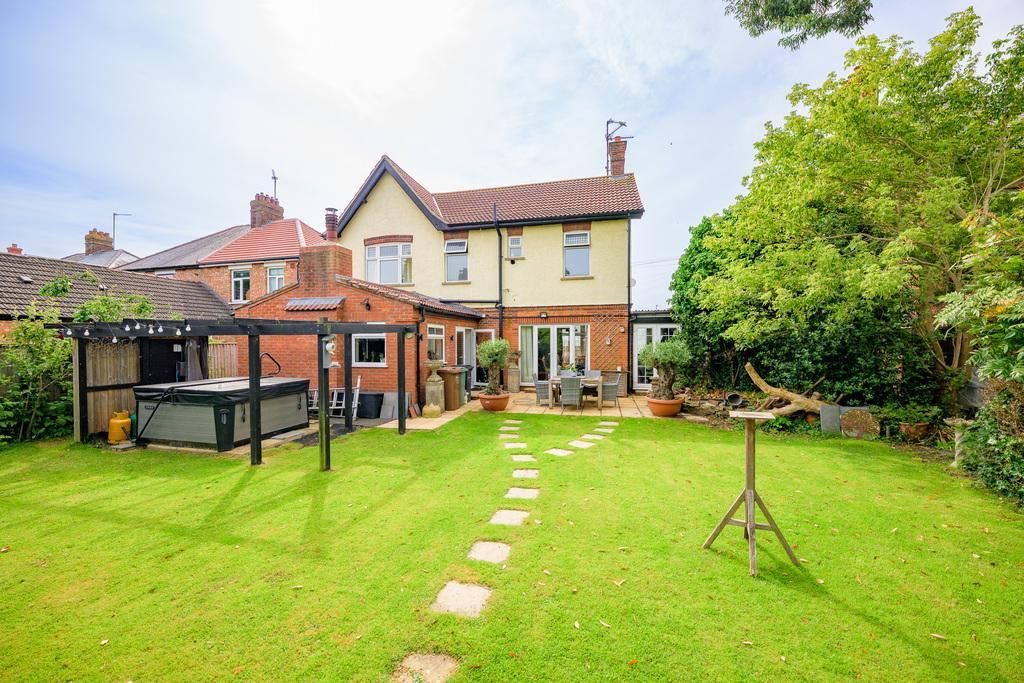 Property photo 1 of 23