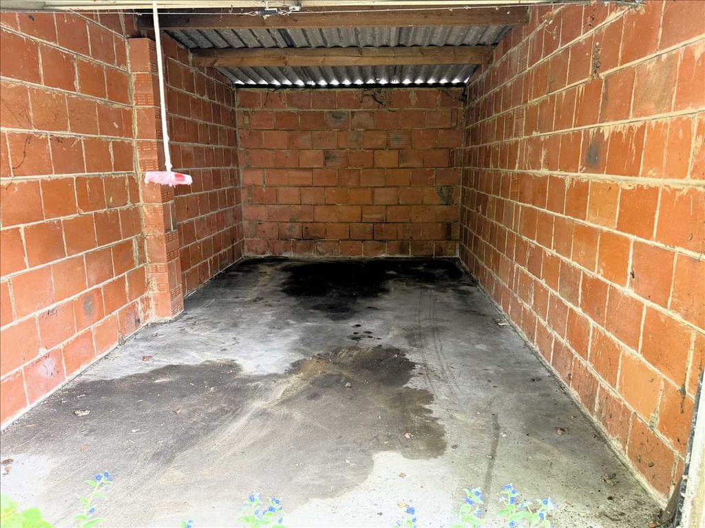 Property photo 3 of 4