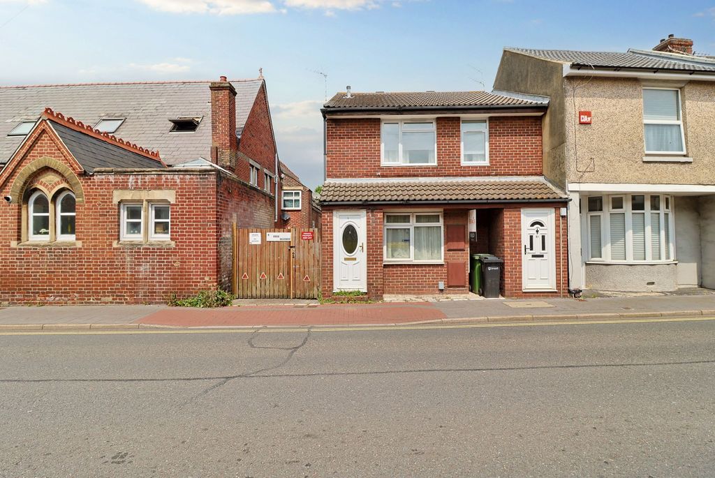 Property photo 1 of 18