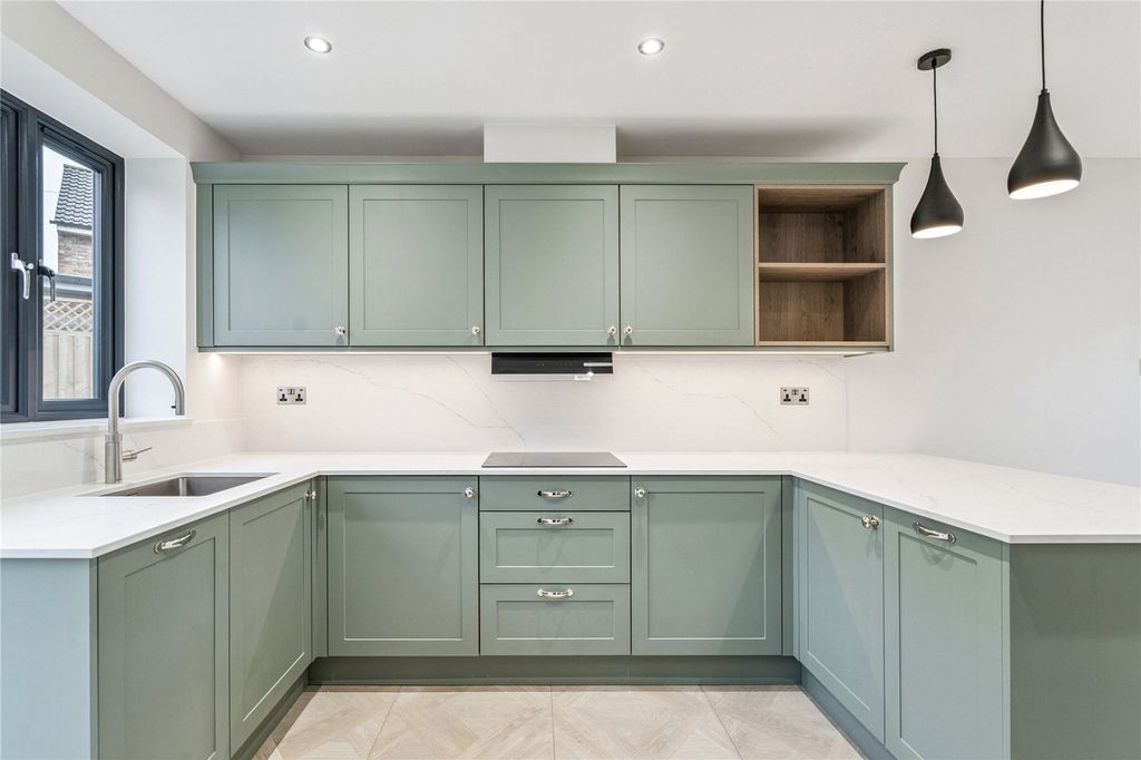 Property photo 3 of 14 Picture 3