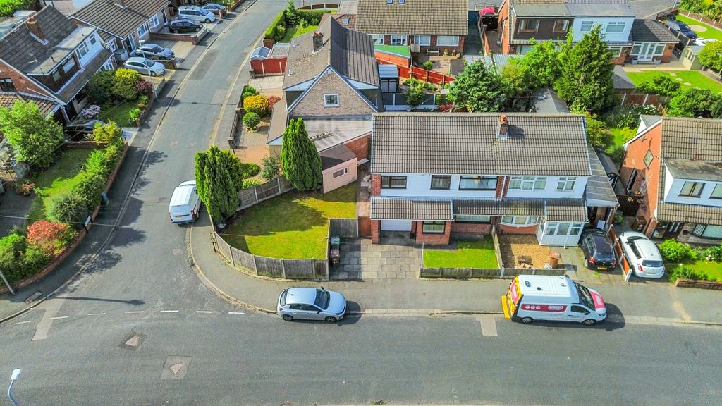 Property photo 2 of 35