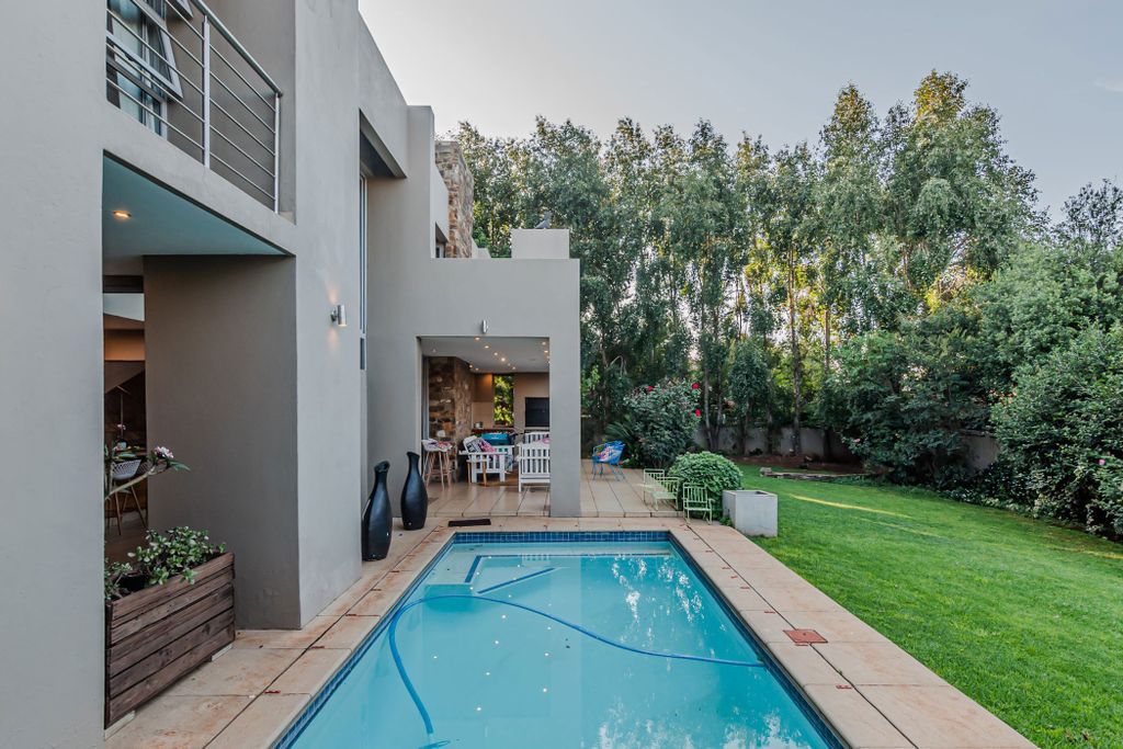 Property photo 3 of 80 Cn1723266