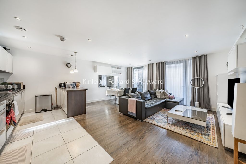 Property photo 2 of 15 3c98A4Bb-05Ac-4ba5-8