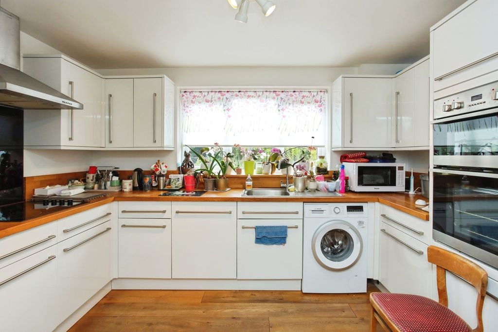 Property photo 2 of 15 Pbox-Img.Jpg