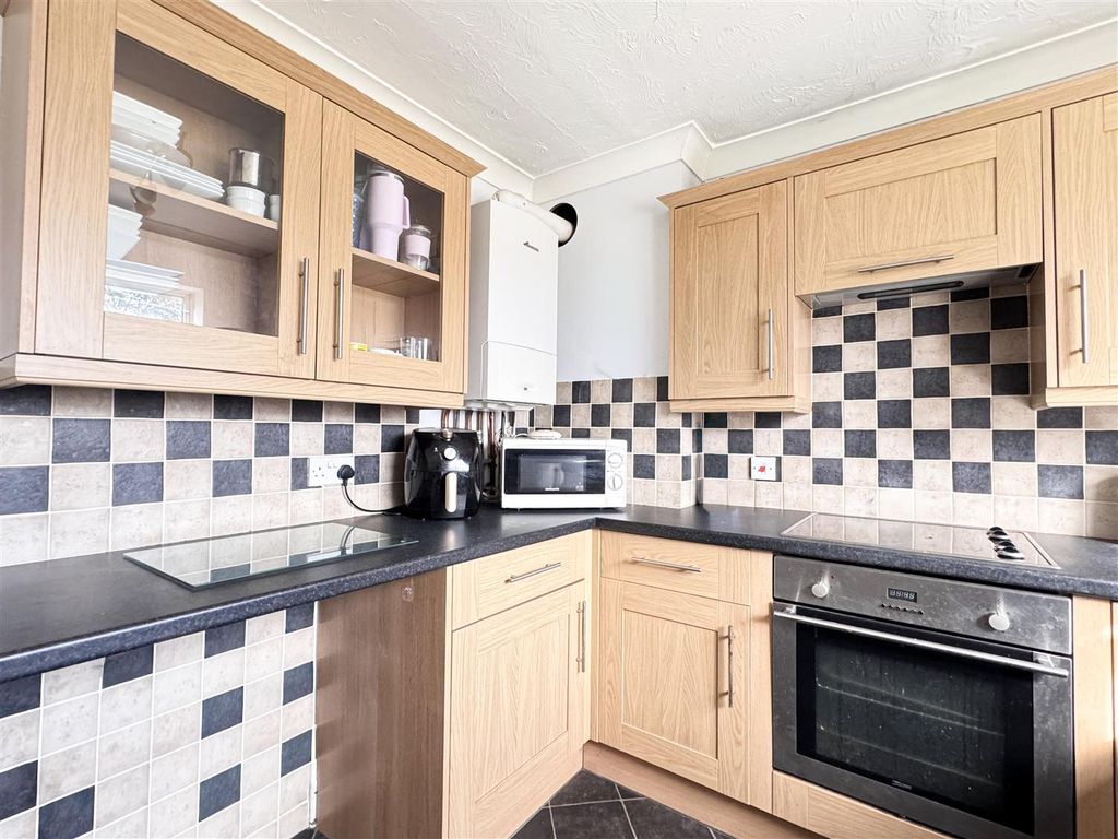Property photo 3 of 13