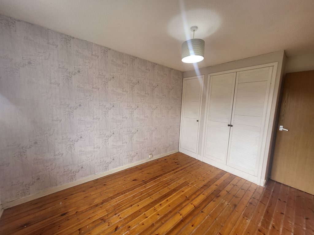 Property photo 3 of 9 Bedroom