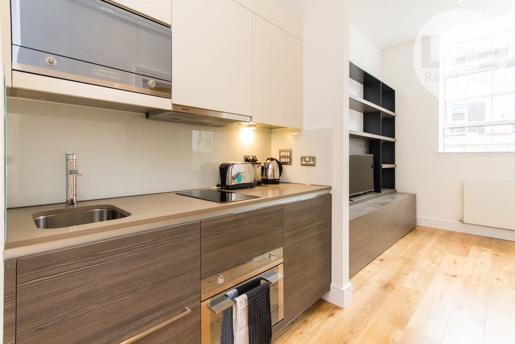 Property photo 3 of 10 Photo 8