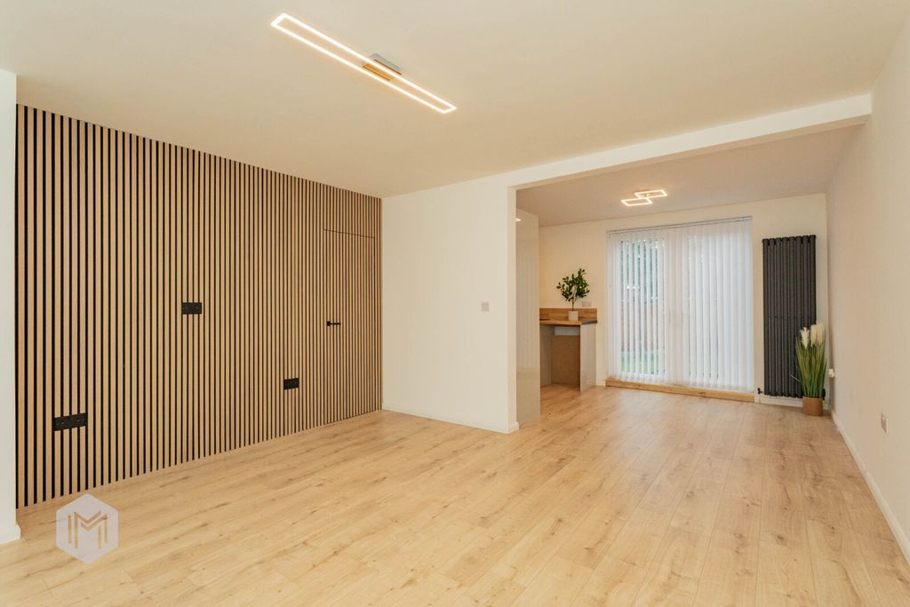 Property photo 3 of 26 Picture No. 32