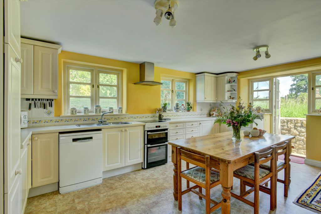 Property photo 3 of 22 Image