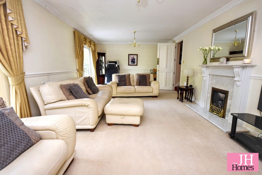 Property photo 3 of 23