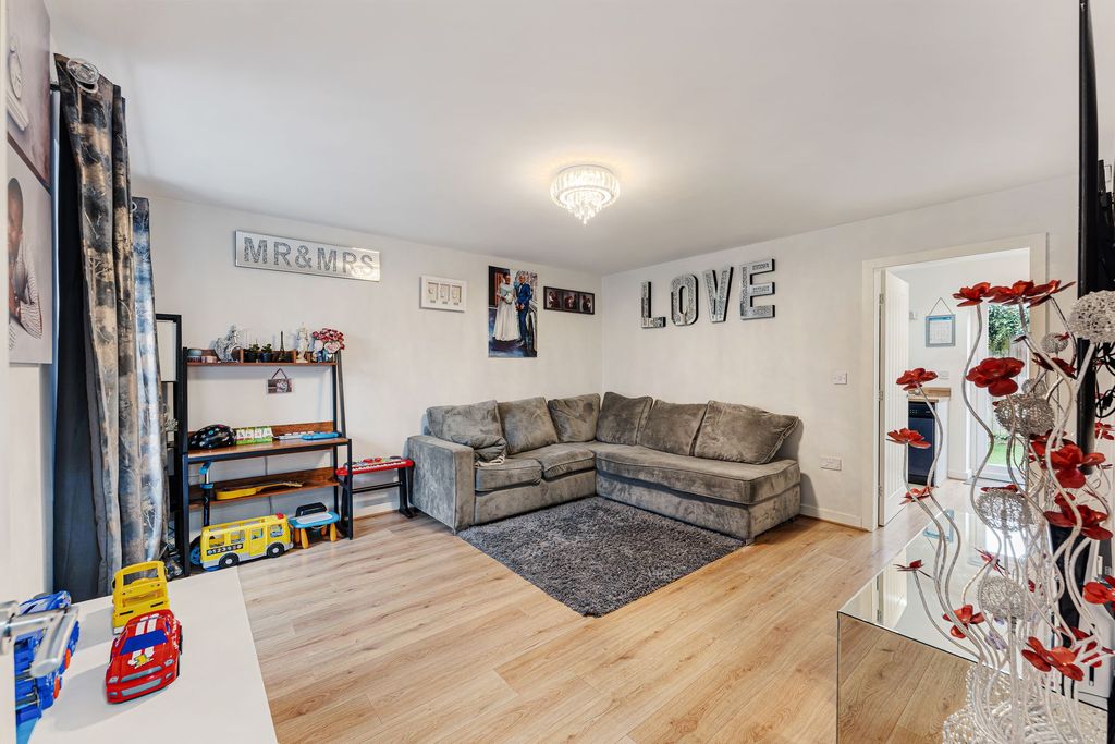 Property photo 2 of 18
