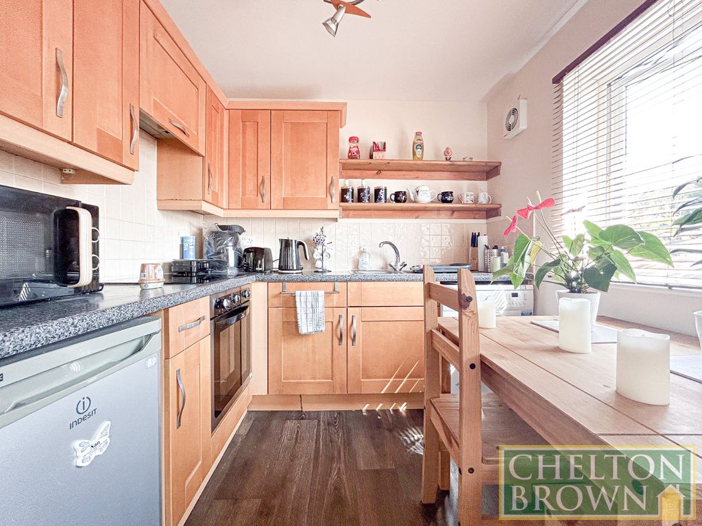Property photo 2 of 19 Kitchen