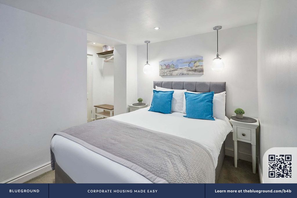 2 bed flat to rentWest Cliff YO21 photo 5