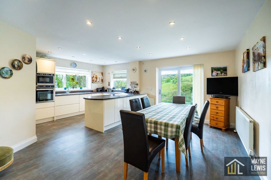 Property photo 2 of 55