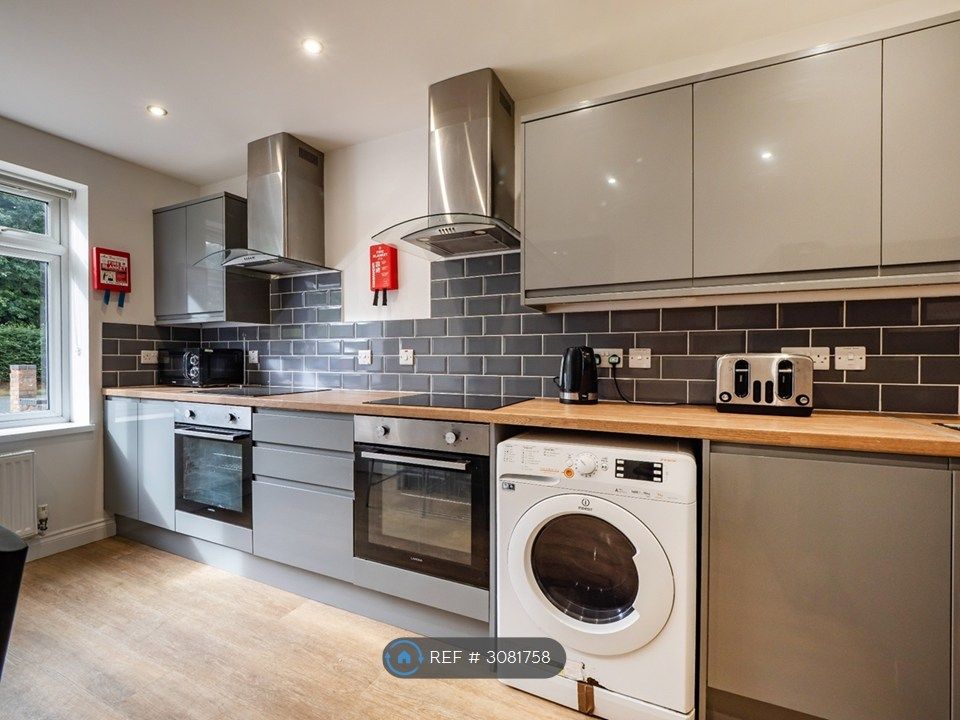 Property photo 2 of 35