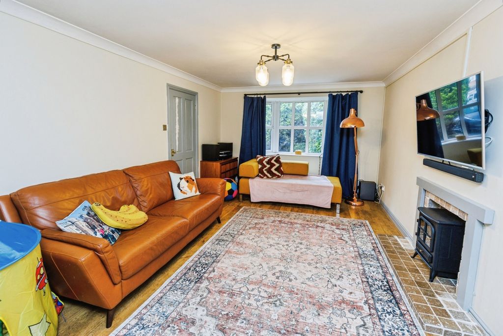 Property photo 2 of 16 Pbox-Img.Jpg