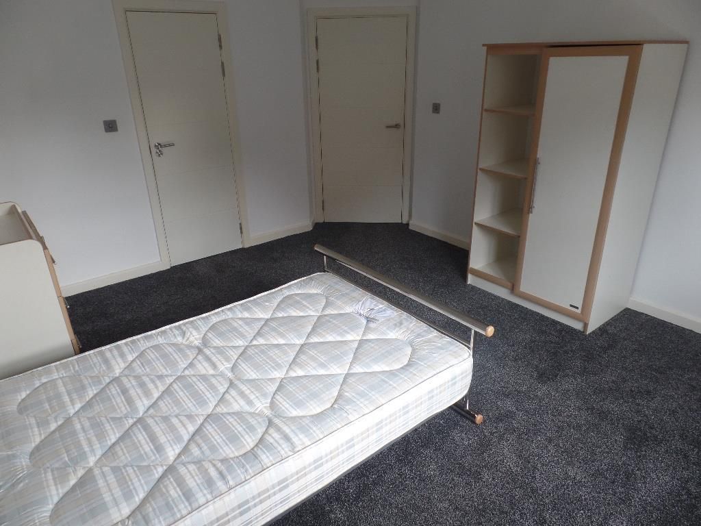 Property photo 3 of 13 Bedroom