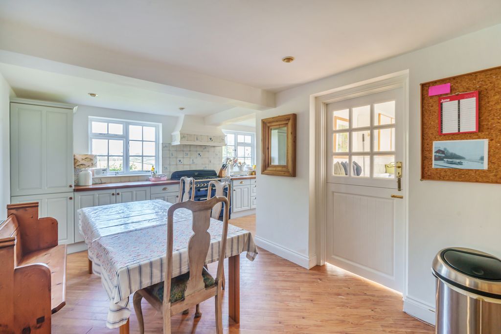 Property photo 3 of 17 Picture No. 16