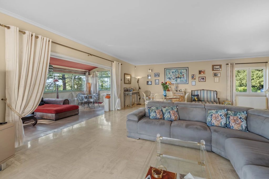 Property photo 3 of 22