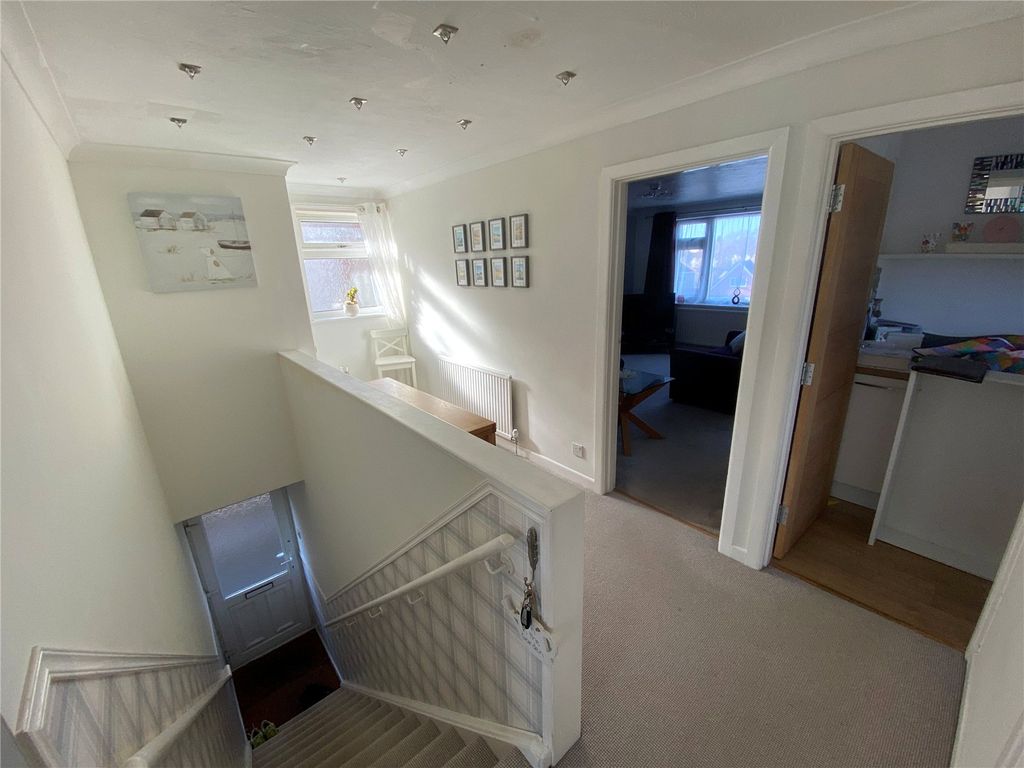 Property photo 2 of 21 Picture No. 29