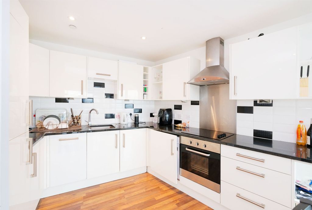 Property photo 3 of 19