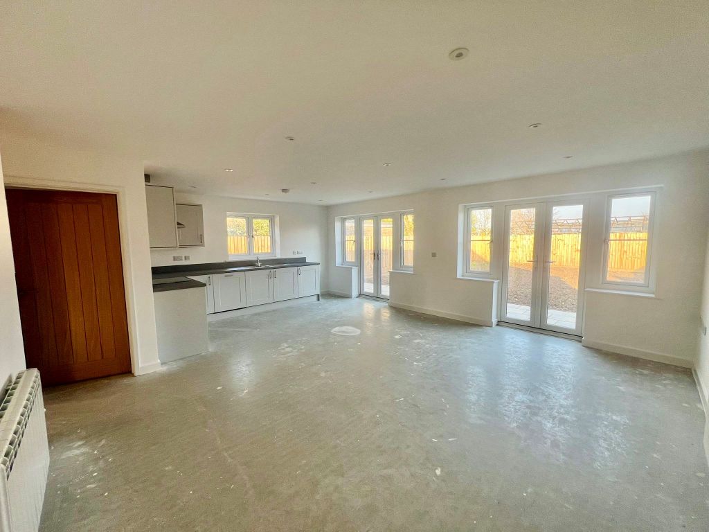 Property photo 2 of 14 Open-Plan Living / Kitchen