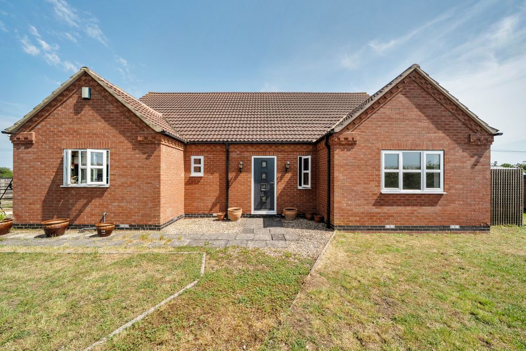 Property photo 1 of 24