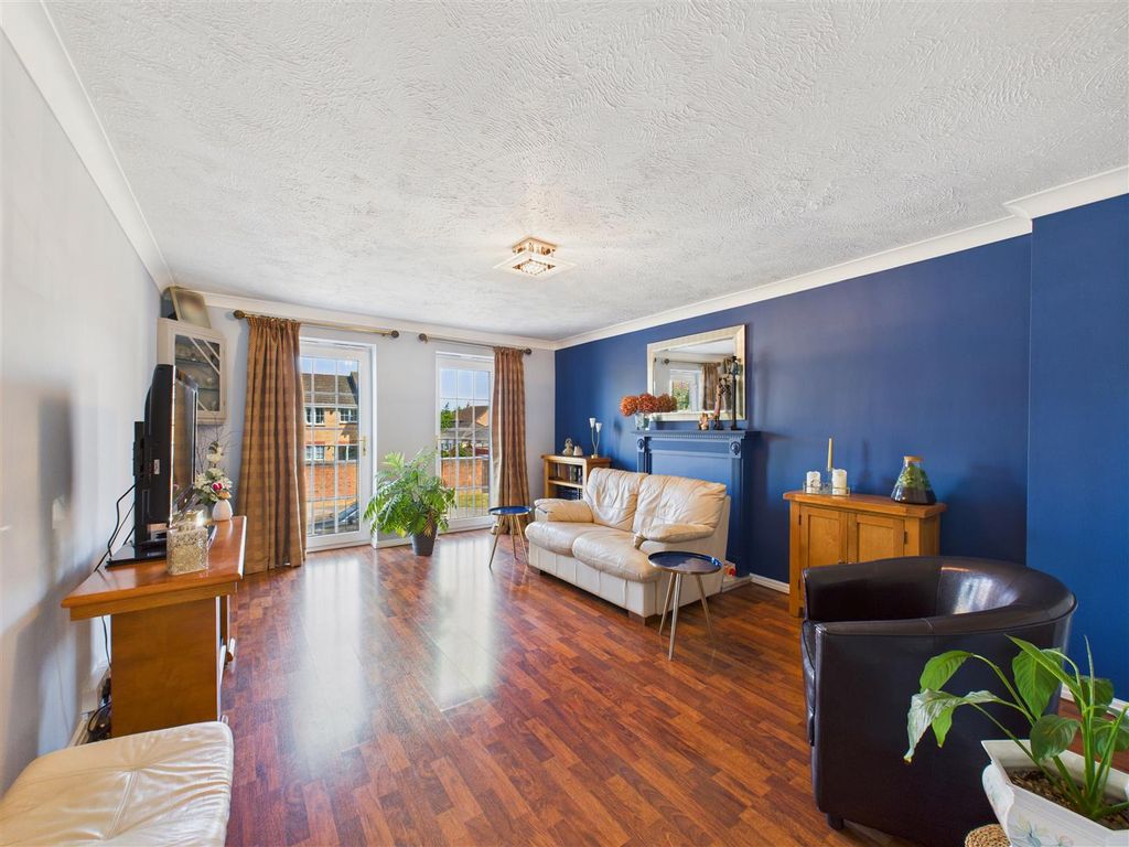 Property photo 2 of 14 Lounge