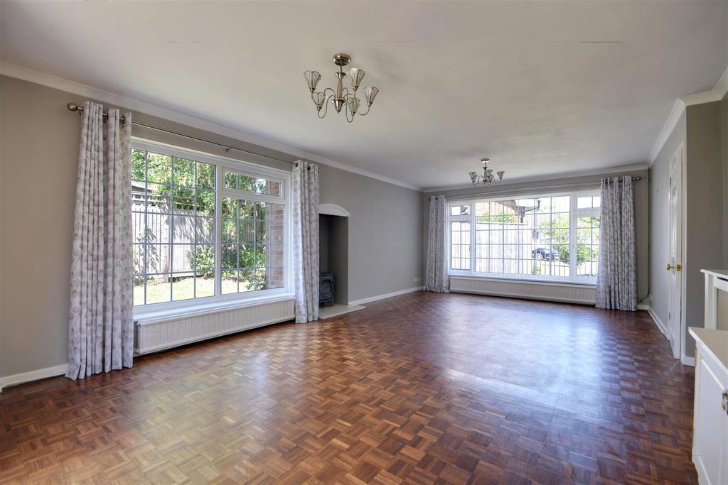 Property photo 2 of 18