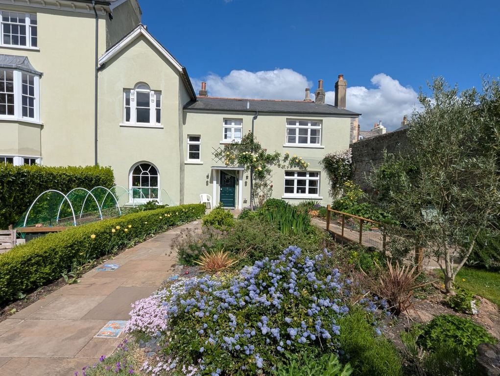 Property photo 1 of 25 Front 25