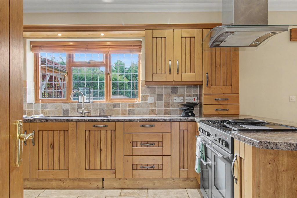 Property photo 3 of 36 Kitchen