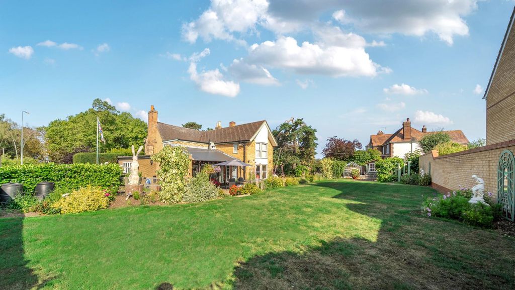 Property photo 2 of 30 West Farm Garden v.2.Jpg