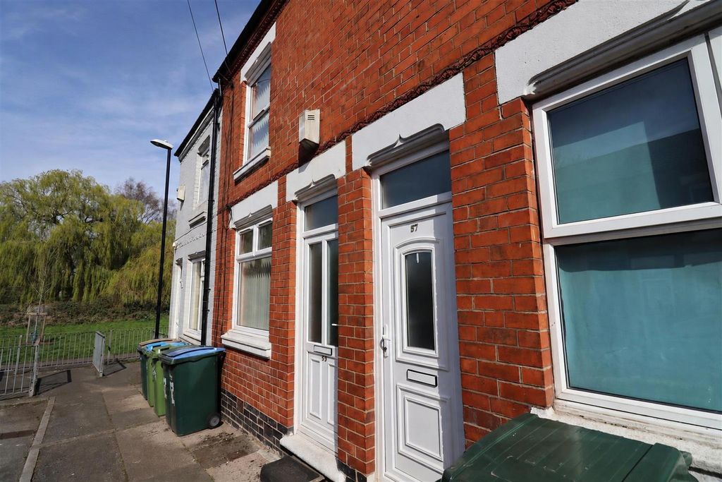 Property photo 1 of 9 External