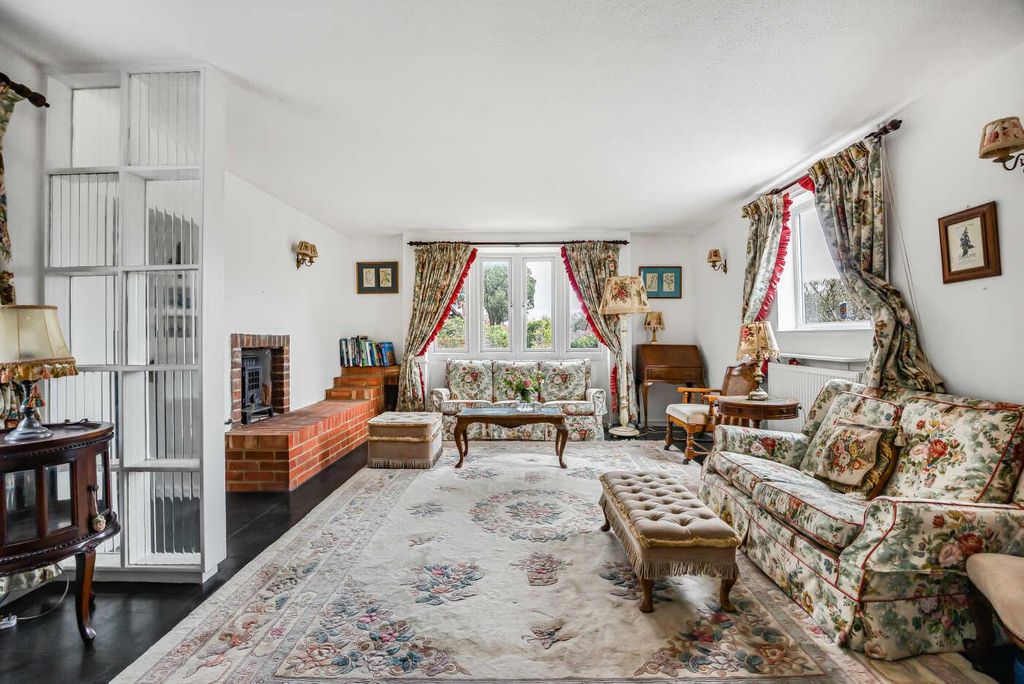 Property photo 2 of 19