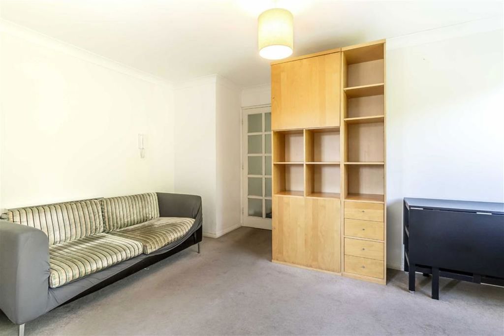 Property photo 3 of 6