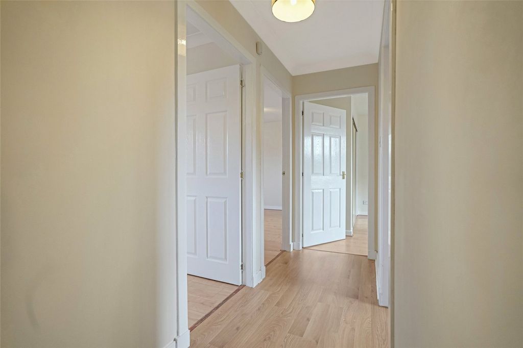 Property photo 3 of 17 Picture No. 04