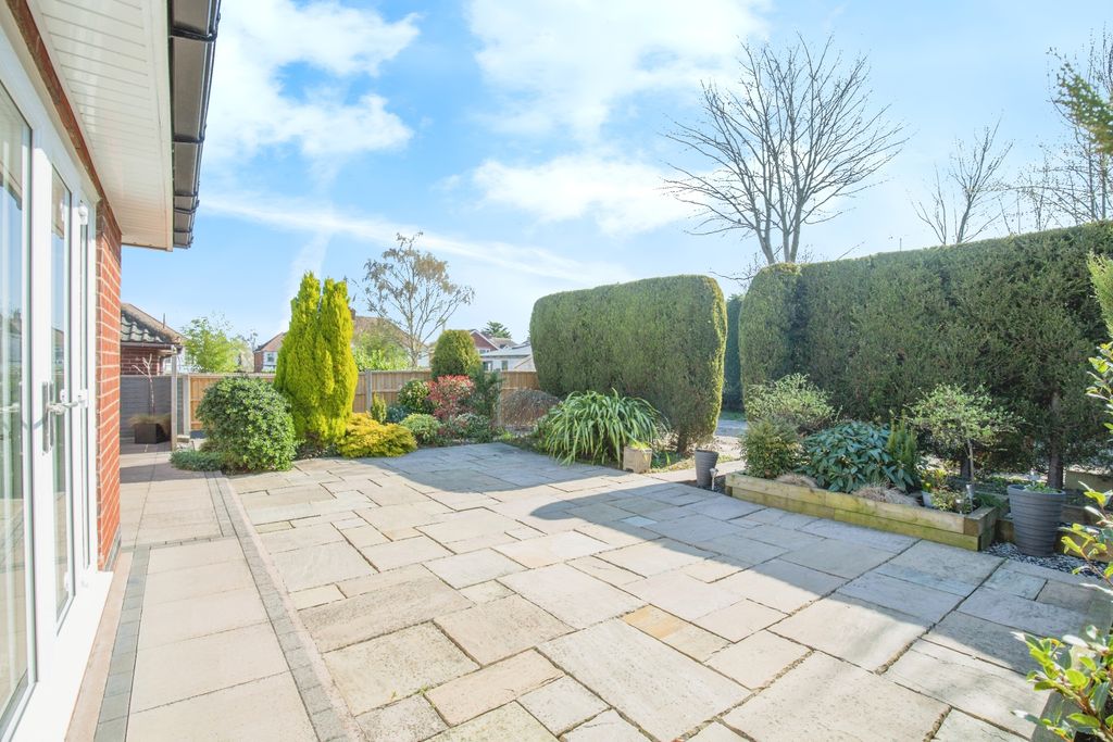 Property photo 2 of 18 11E3c7B9-Mw-4416