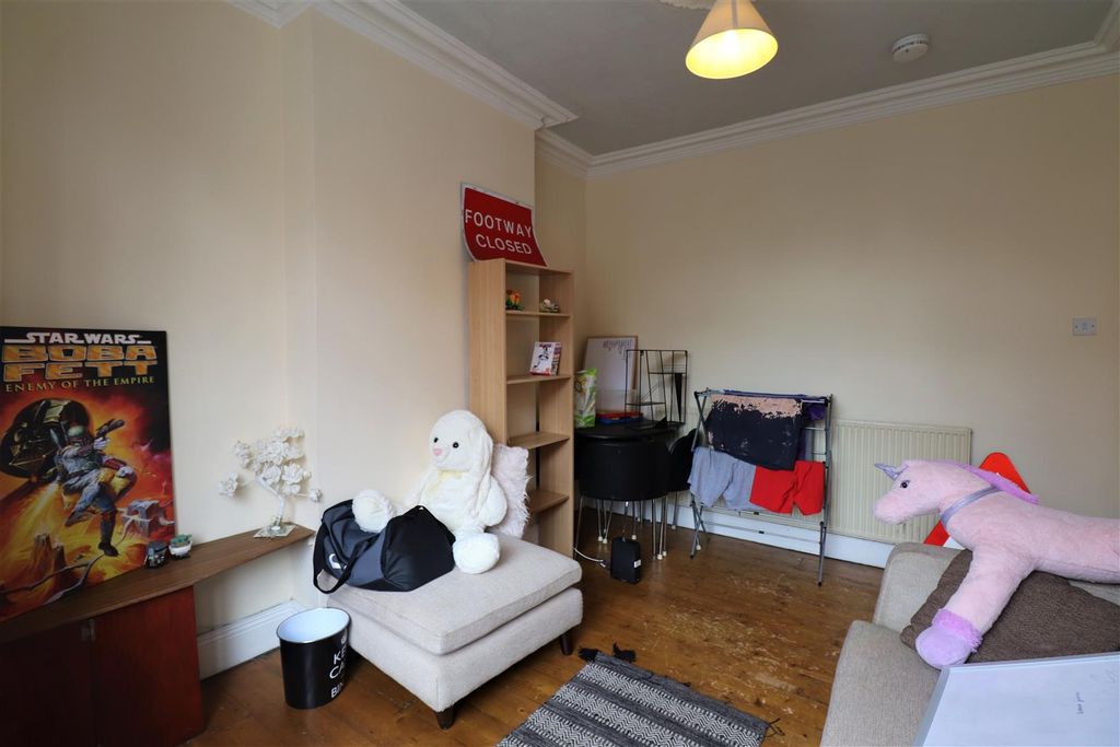 Property photo 2 of 15 Lounge
