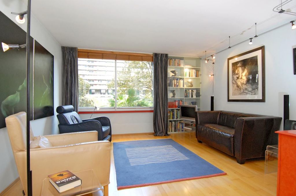 Property photo 2 of 3