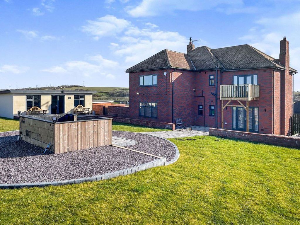 Property photo 3 of 40