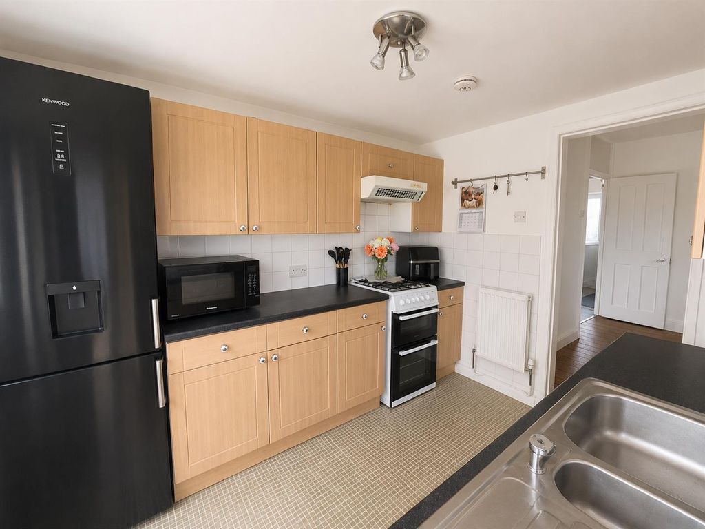 Property photo 3 of 10 ,