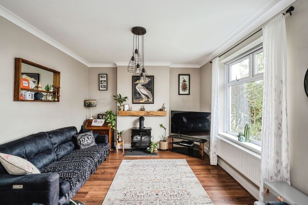 Property photo 3 of 27 Pbox-Img.Jpg