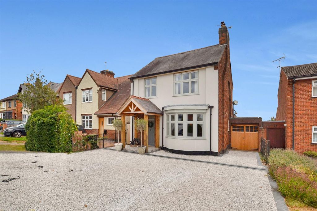 Property photo 3 of 57 Ridgeway (48).Jpg